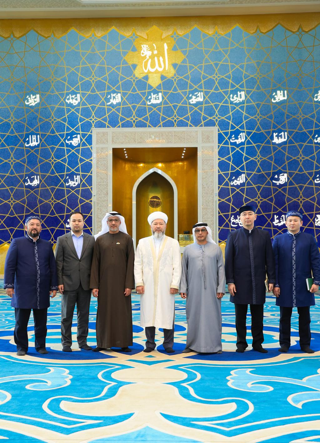 БАС МҮФТИ ШЕЙХ ЗАИД ҮЛКЕН МЕШІТІ ОРТАЛЫҒЫНЫҢ БАС ДИРЕКТОРЫМЕН КЕЗДЕСТІ
