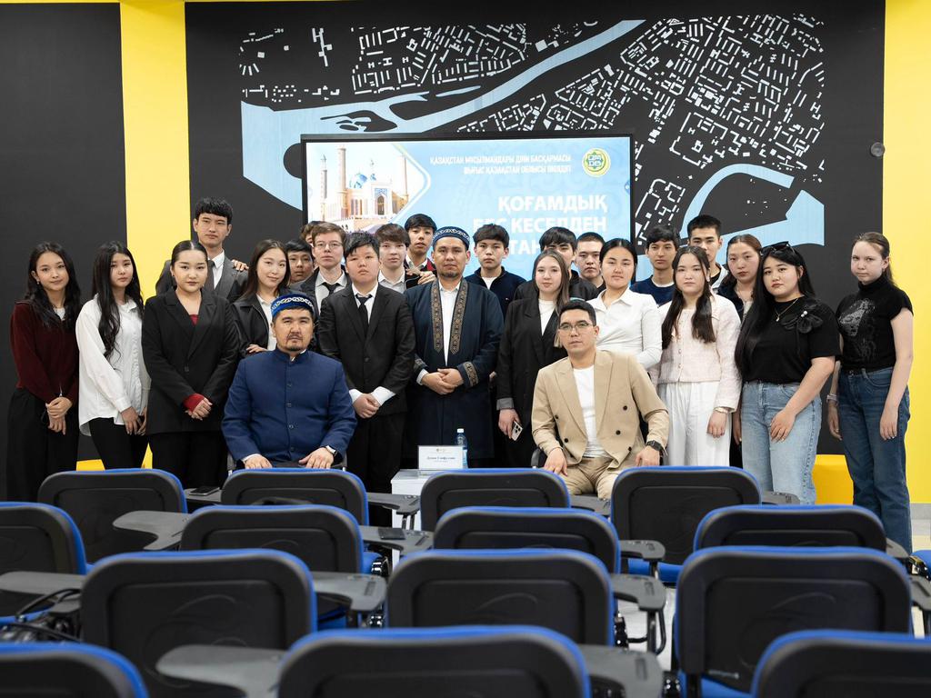 ШҚО: Бас имам жастармен кездесті