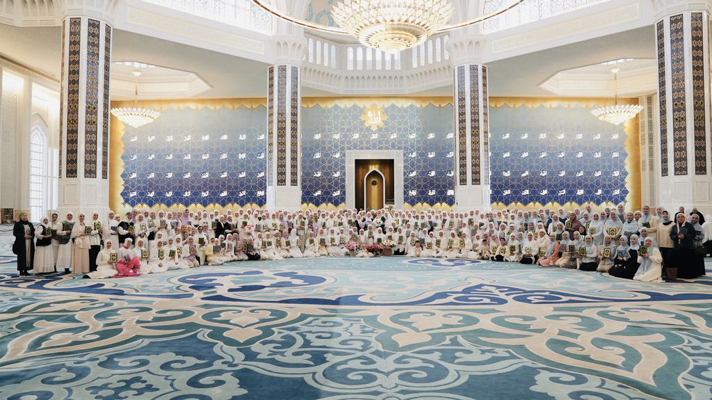 Бас мешіт шәкірттері құранға түсті