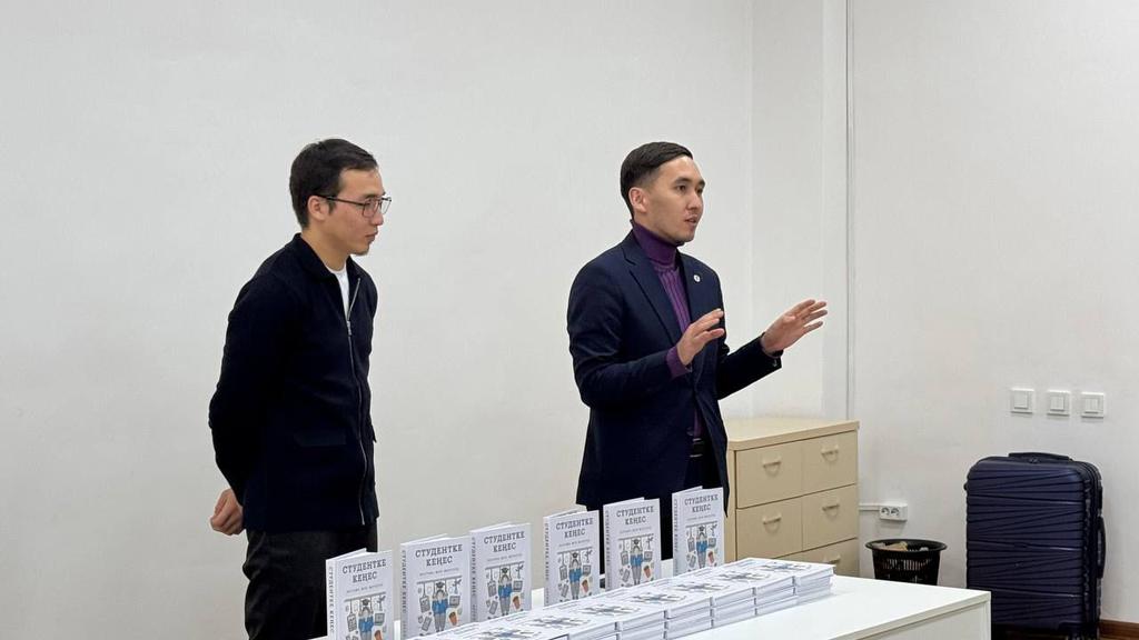 «Зейін» оқырмандар клубында жаңа кітаптың танытымы өтті