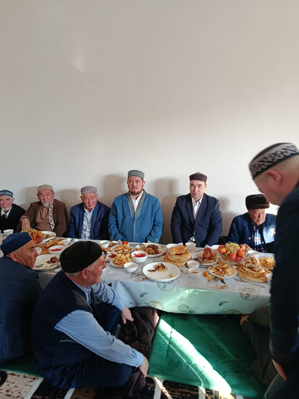 Шымкент: Аудандық мешіт қасынан халал асхана ашылды