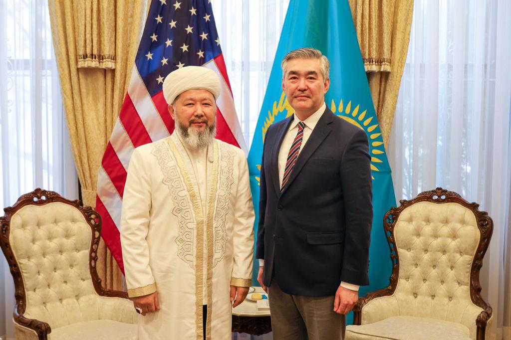 БАС МҮФТИ АМЕРИКАДАҒЫ ҚАЗАҚСТАН ЕЛШІСІМЕН КЕЗДЕСТІ